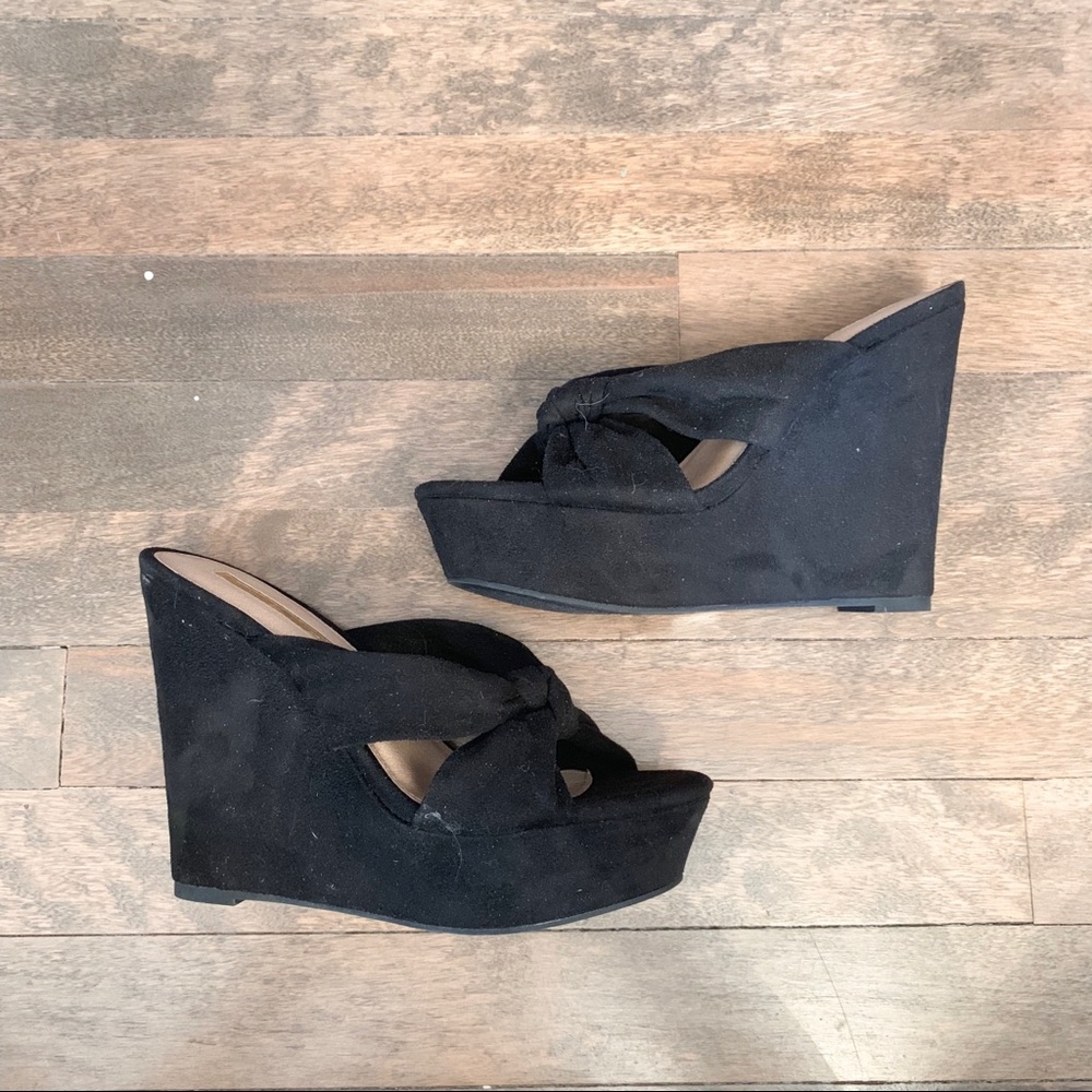 NWOT Black platform wedges.